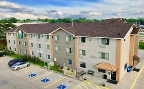 Quincy Inn And Suites 3*